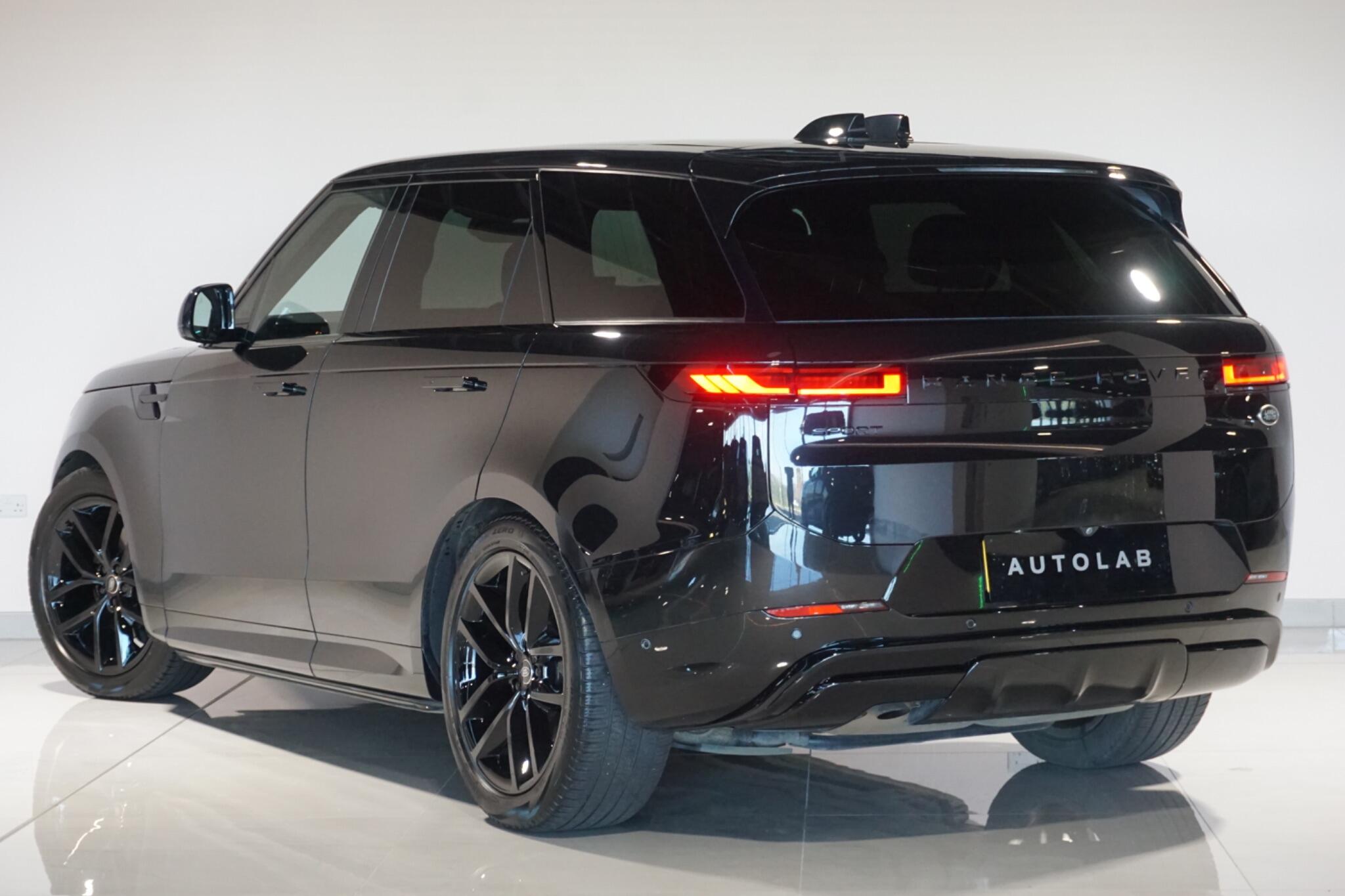 Land Rover Range Rover Sport 3.0 D300 MHEV Dynamic SE SUV 5dr Diesel Auto 4WD Euro 6 (s/s) (300 ps)